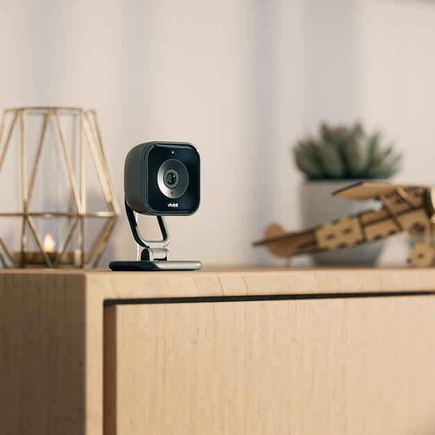 Indoor HD smart desktop security camera with privacy shutter